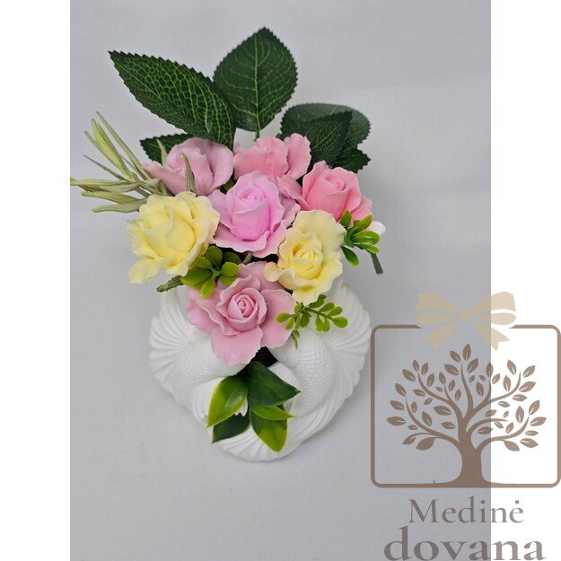 Koi žuvyčių vazonėlis – elegantiška muilo gėlių kompozicija