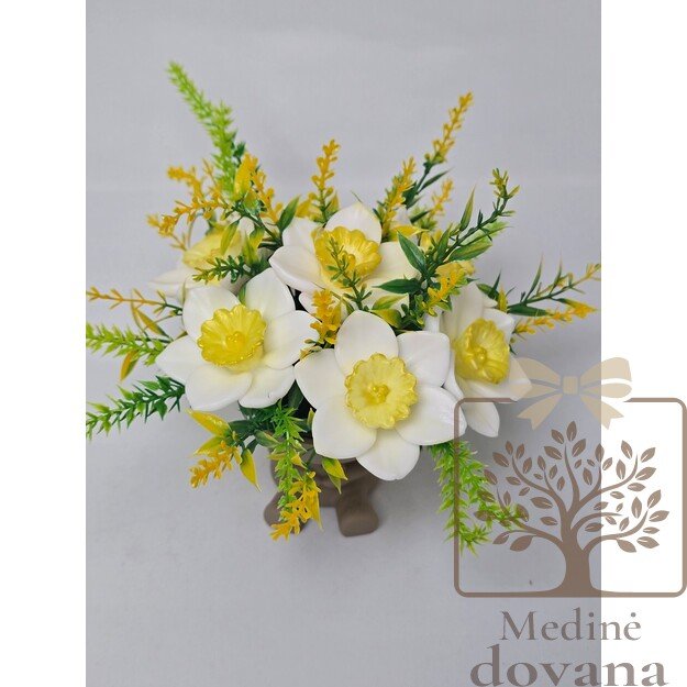 Pavasario šviesos dovana Mamai – elegantiška muilo gėlių kompozicija