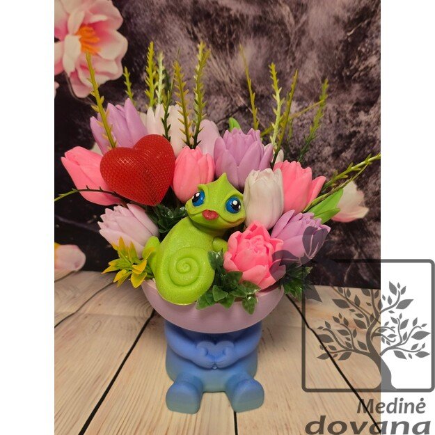 „Žaliasis Draugas gėlių glėbyje“ 1