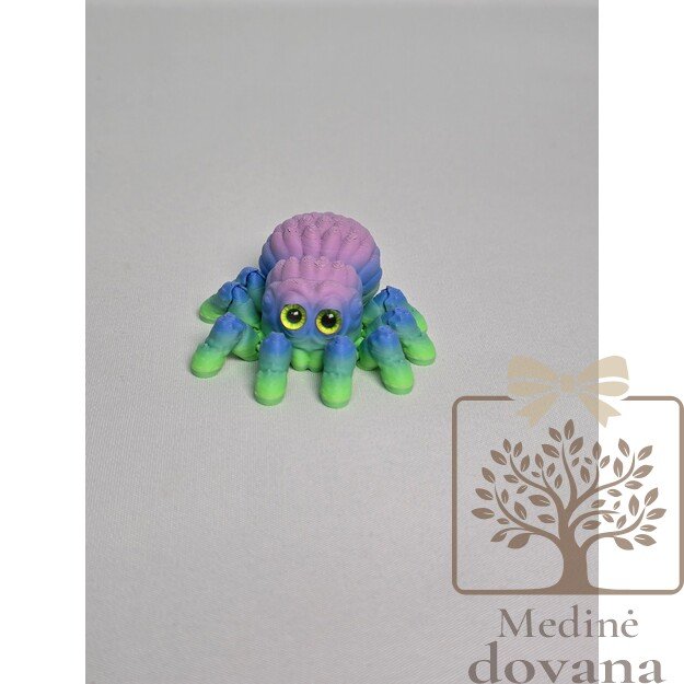 Spalvotas voriukas – lanksti 3D spausdinta figūrėlė vaikams