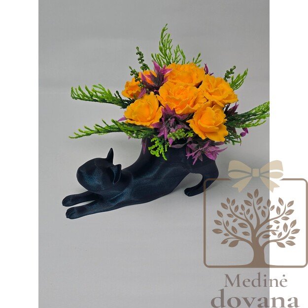 Elegantiška katė su gėlėmis – išskirtinė muilo gėlių dovana Mamai