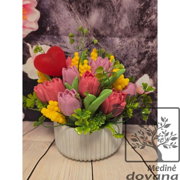 „Širdimi pražydusi kompozicija“