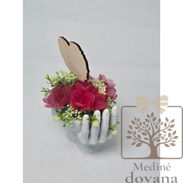 Rankose laikoma meilė Mamai – išskirtinė muilo gėlių dovana su užrašu