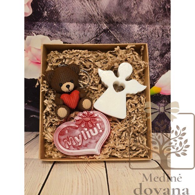 Dovanų rinkinys su raktų pakabukų ir muiliukais