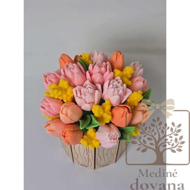 Pastelinė tulpių puokštė