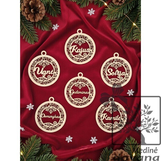 Kalėdiniai žaisliukai su vardu "Kalėdinai Ornamentai" 1