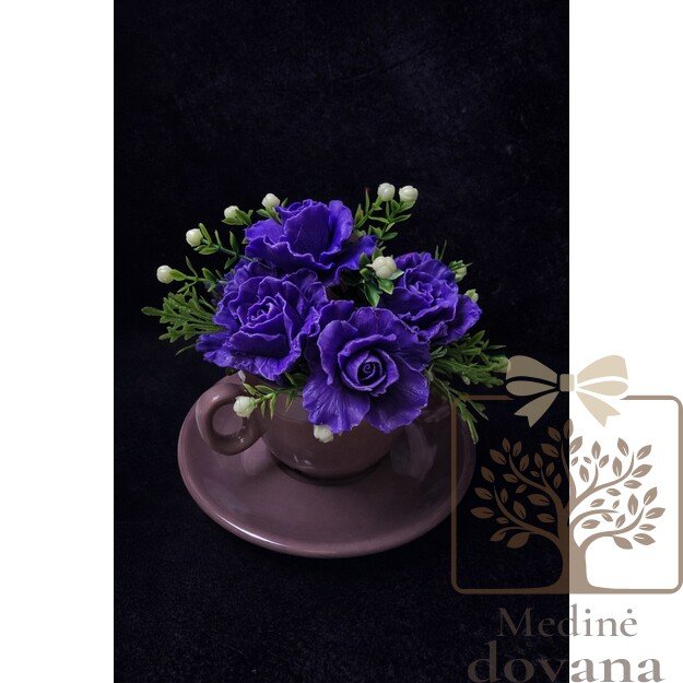 Rožinis meškiukas su rožėmis