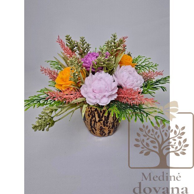 Vasaros spalvų kompozicija