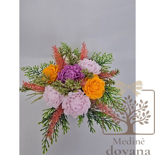 Vasaros spalvų kompozicija